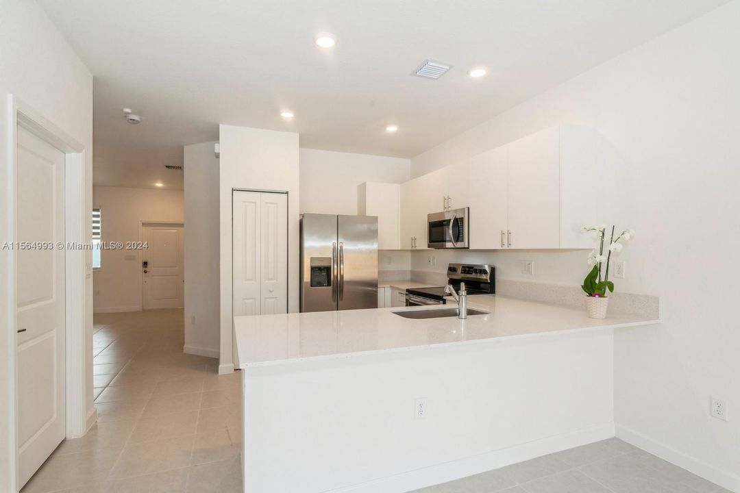 For Sale: $495,000 (3 beds, 2 baths, 1695 Square Feet)