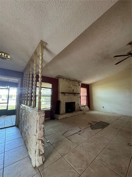 Недавно продано: $300,000 (3 спален, 2 ванн, 1398 Квадратных фут)