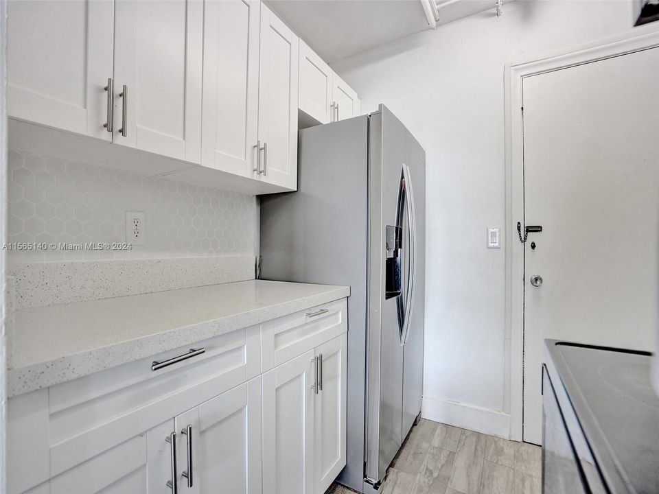For Sale: $149,500 (1 beds, 1 baths, 756 Square Feet)