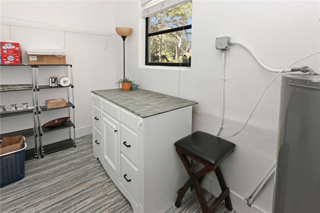 For Sale: $529,900 (3 beds, 2 baths, 1204 Square Feet)