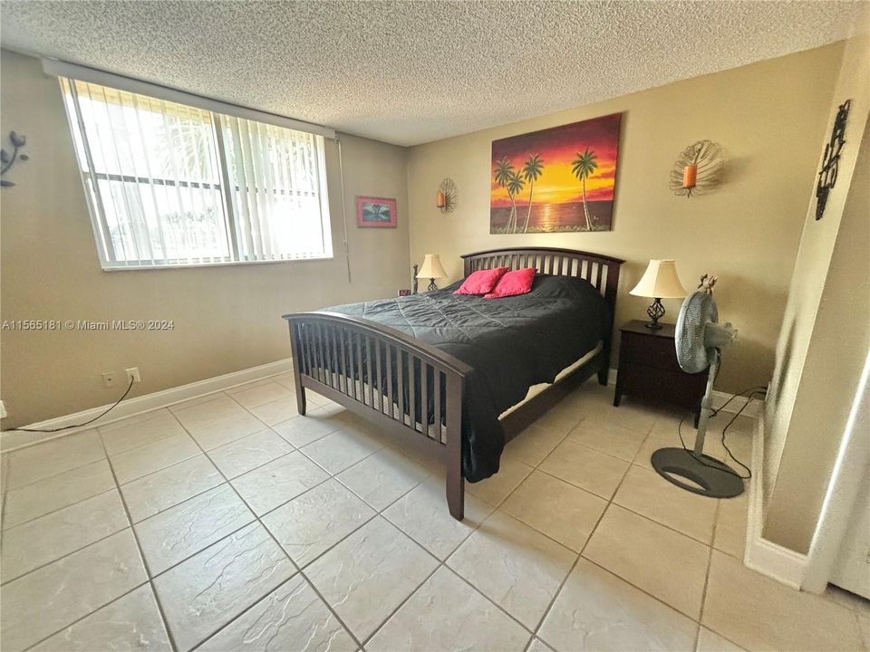 Recently Sold: $290,000 (2 beds, 2 baths, 1070 Square Feet)