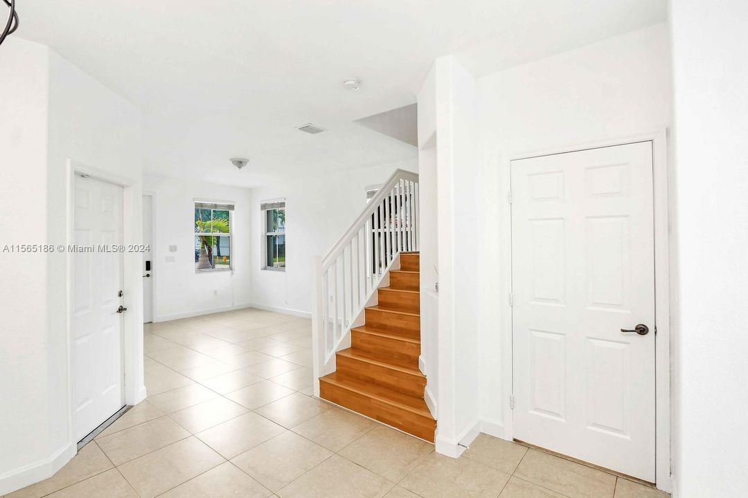 Active With Contract: $3,500 (4 beds, 2 baths, 1894 Square Feet)
