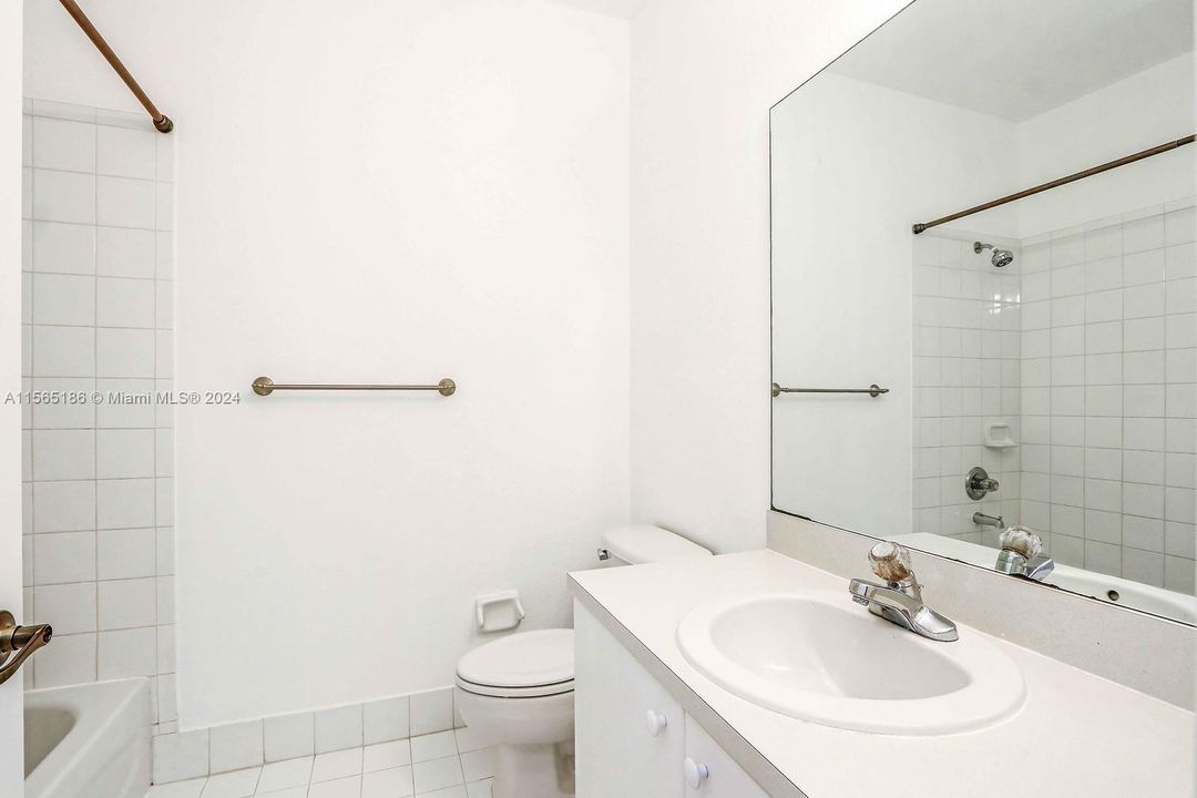 Недавно арендовано: $3,500 (4 спален, 2 ванн, 1894 Квадратных фут)