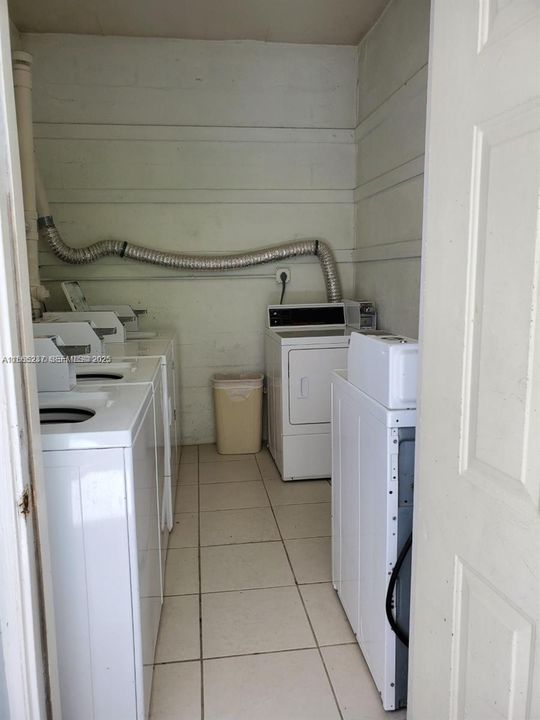 Clean Common Laundry Room