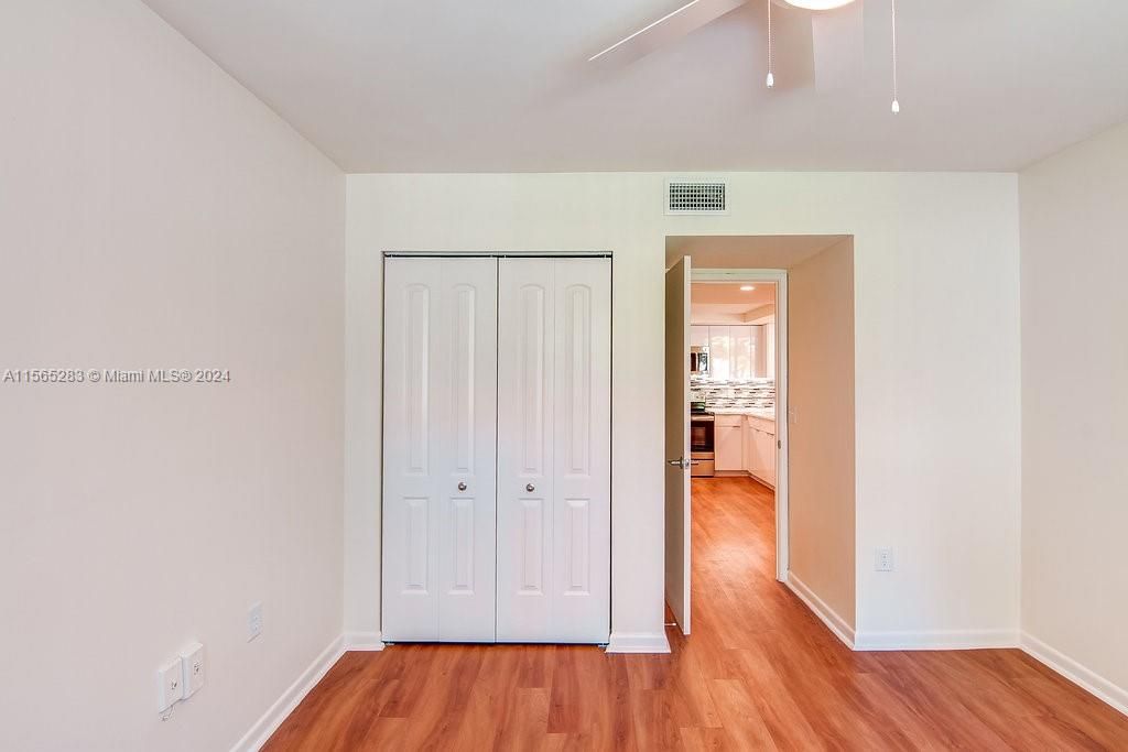 Active With Contract: $2,401 (1 beds, 1 baths, 795 Square Feet)