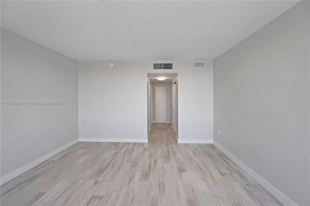 Recently Rented: $4,600 (2 beds, 2 baths, 1352 Square Feet)