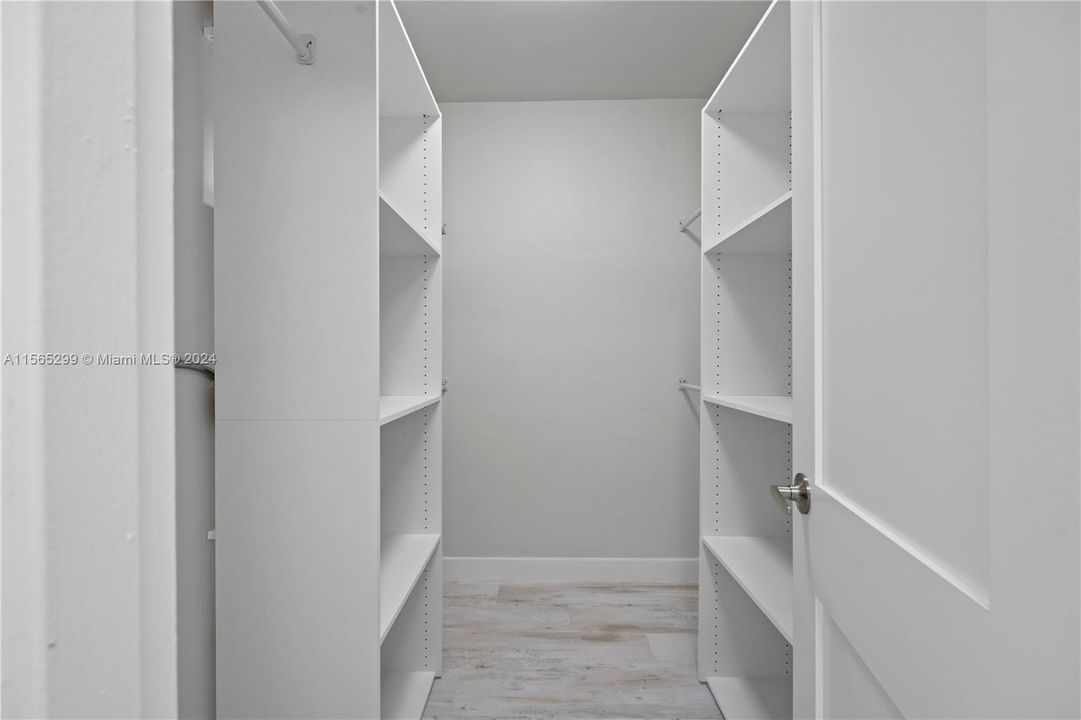 Recently Rented: $4,600 (2 beds, 2 baths, 1352 Square Feet)