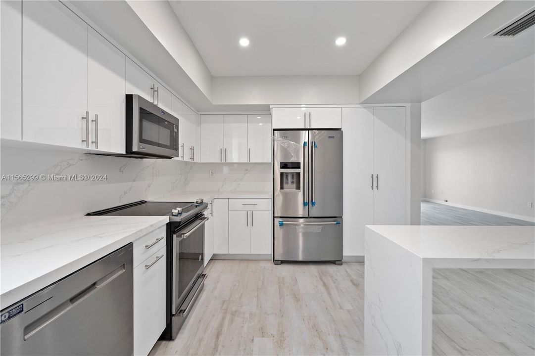 Recently Rented: $4,600 (2 beds, 2 baths, 1352 Square Feet)