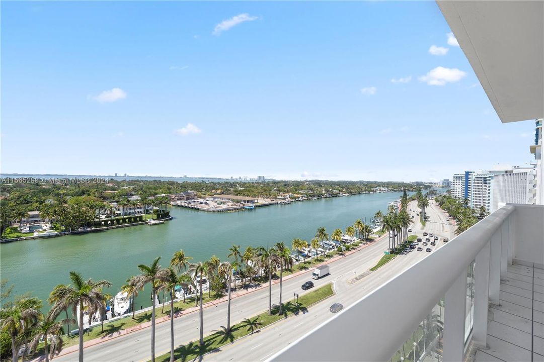 Recently Rented: $4,600 (2 beds, 2 baths, 1352 Square Feet)