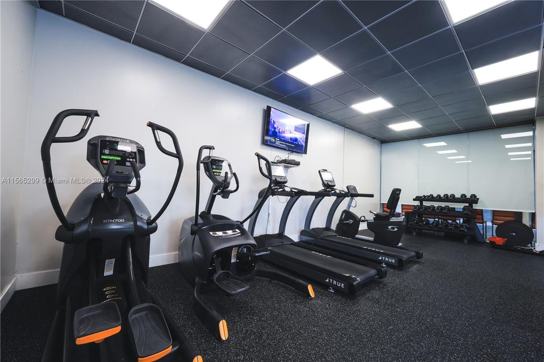 Recently Rented: $4,600 (2 beds, 2 baths, 1352 Square Feet)