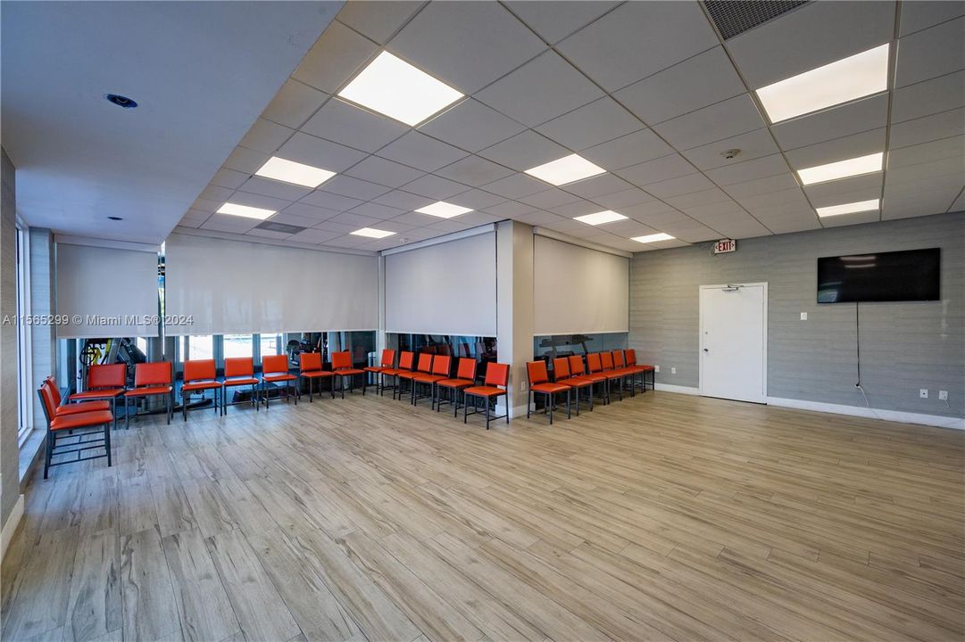 Recently Rented: $4,600 (2 beds, 2 baths, 1352 Square Feet)