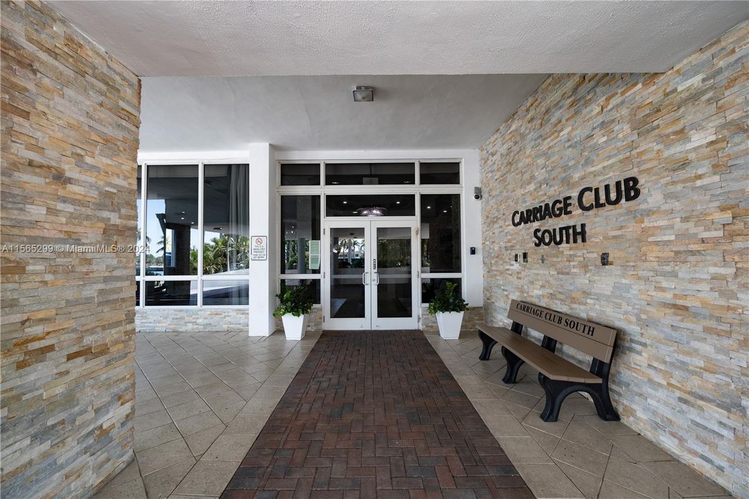 Recently Rented: $4,600 (2 beds, 2 baths, 1352 Square Feet)