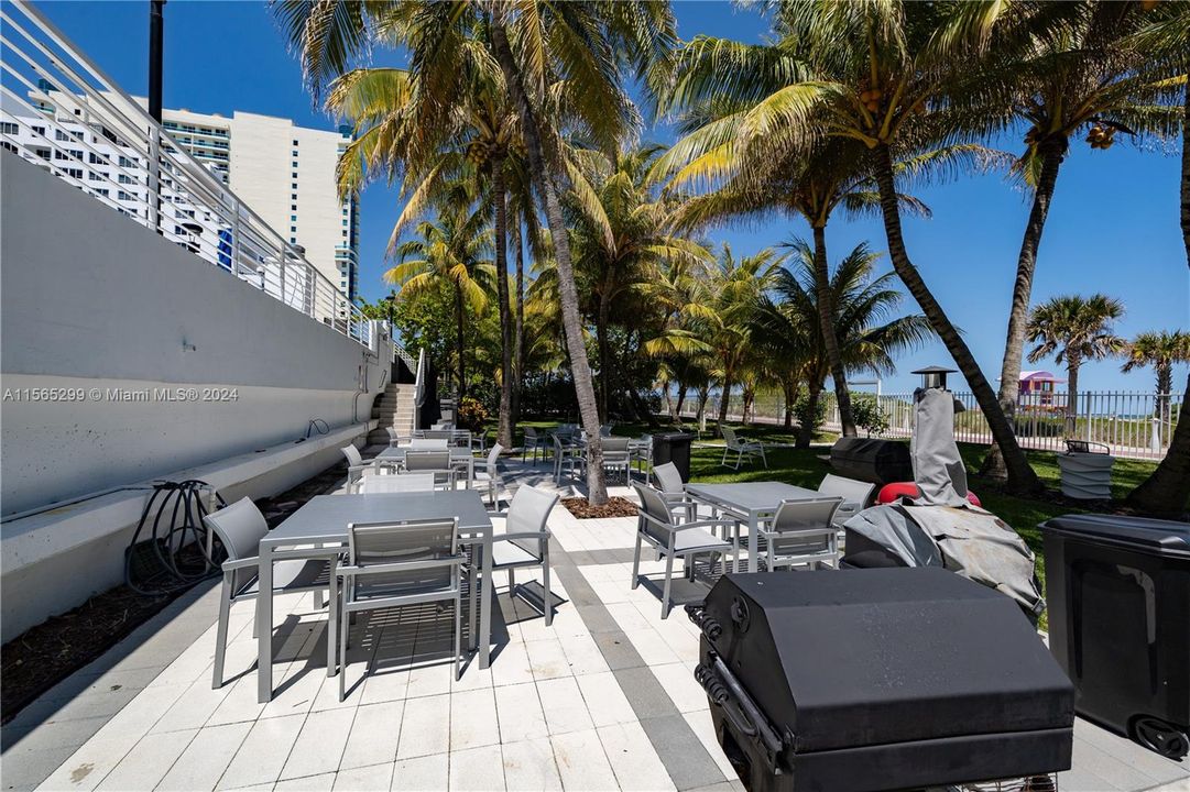 Recently Rented: $4,600 (2 beds, 2 baths, 1352 Square Feet)