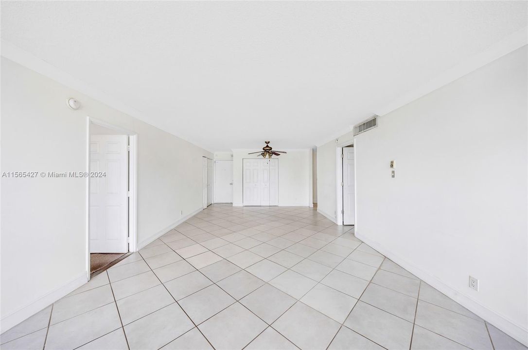 For Sale: $449,950 (2 beds, 2 baths, 1326 Square Feet)