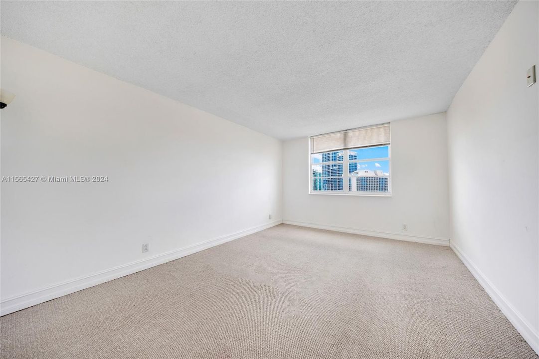 For Sale: $449,950 (2 beds, 2 baths, 1326 Square Feet)