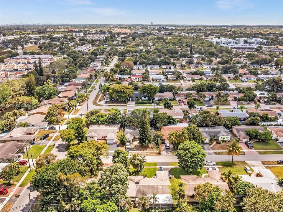 Active With Contract: $399,999 (3 beds, 2 baths, 1786 Square Feet)