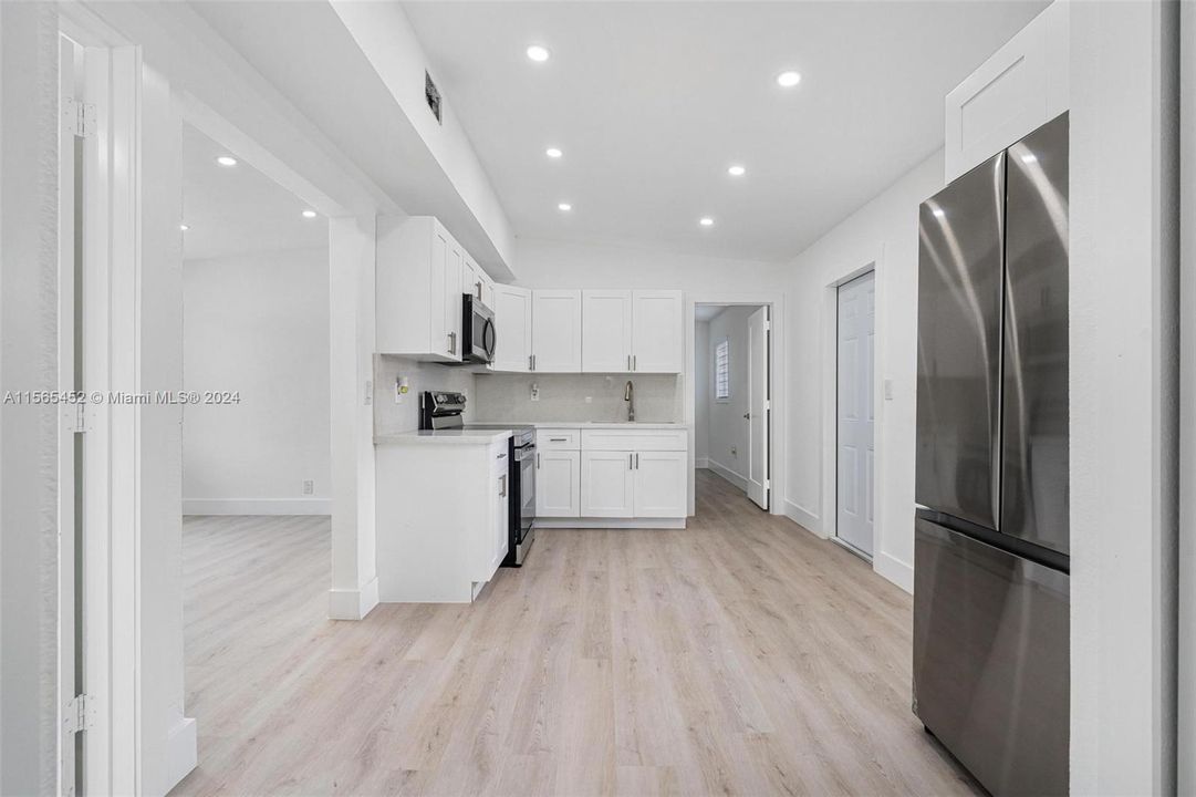 Active With Contract: $750,000 (0 beds, 0 baths, 1461 Square Feet)