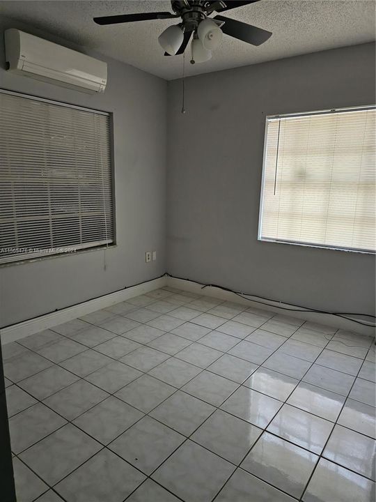 Vendido Recientemente: $485,000 (3 camas, 2 baños, 854 Pies cuadrados)