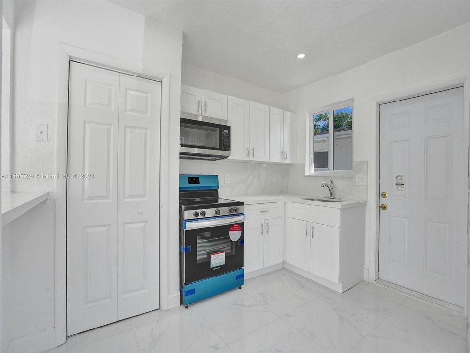 For Sale: $750,000 (0 beds, 0 baths, 1512 Square Feet)