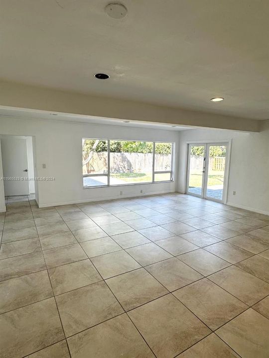 Active With Contract: $10,500 (4 beds, 2 baths, 2337 Square Feet)