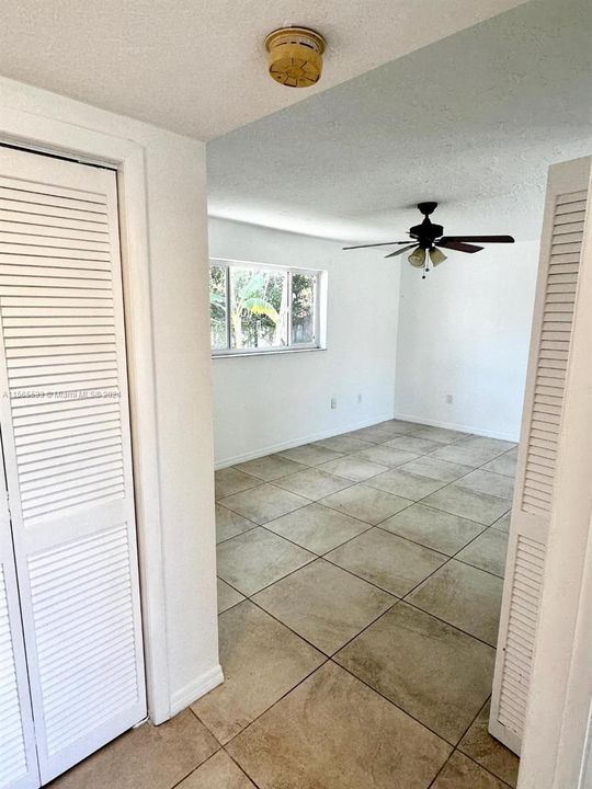 Active With Contract: $10,500 (4 beds, 2 baths, 2337 Square Feet)