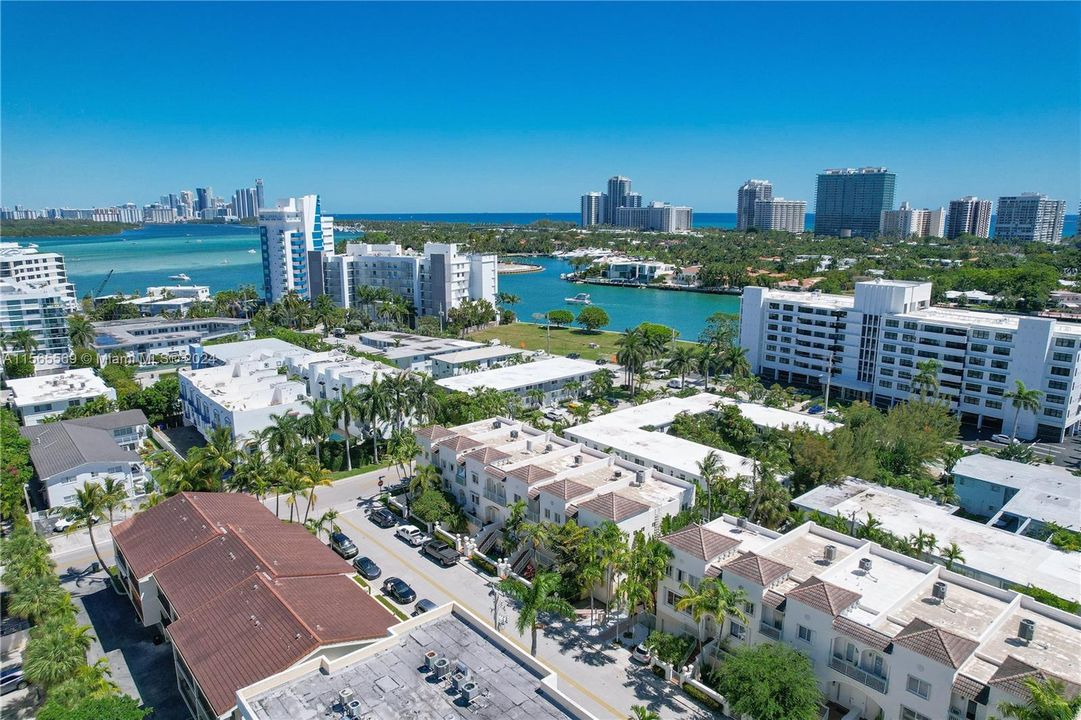 Active With Contract: $1,300,000 (3 beds, 2 baths, 2352 Square Feet)