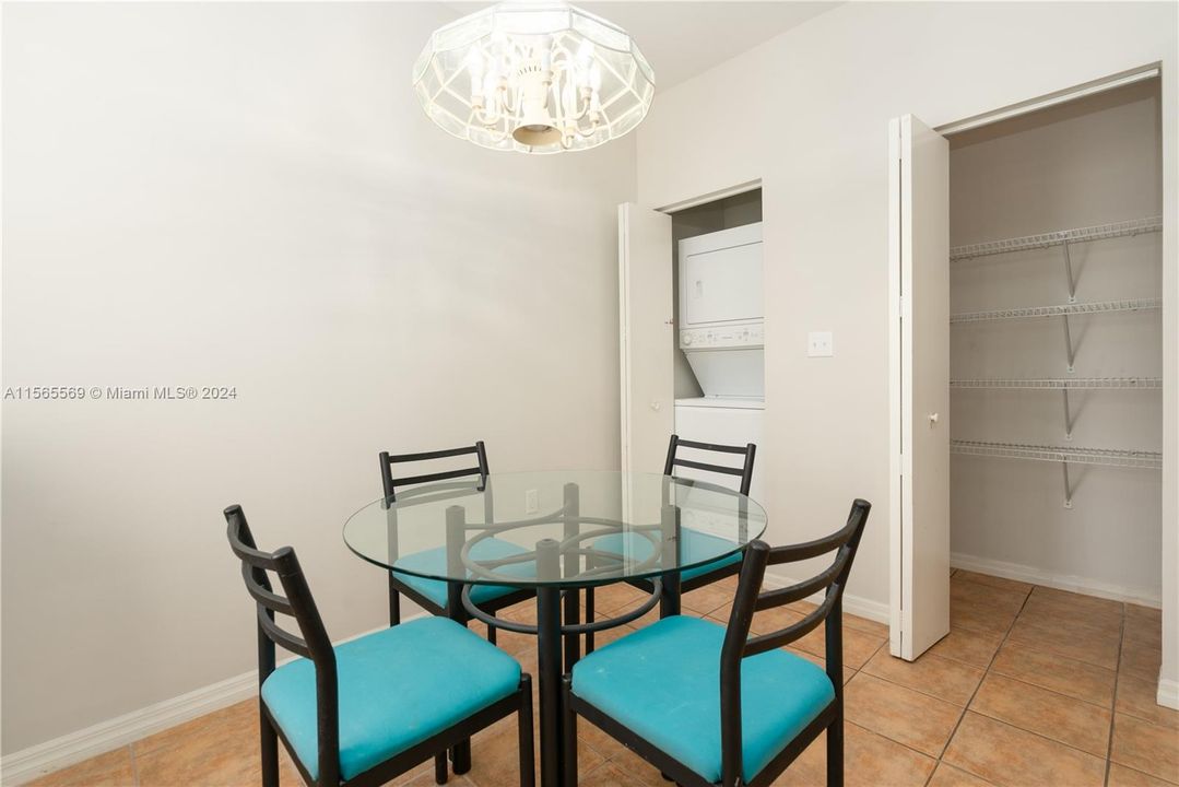 Active With Contract: $1,300,000 (3 beds, 2 baths, 2352 Square Feet)