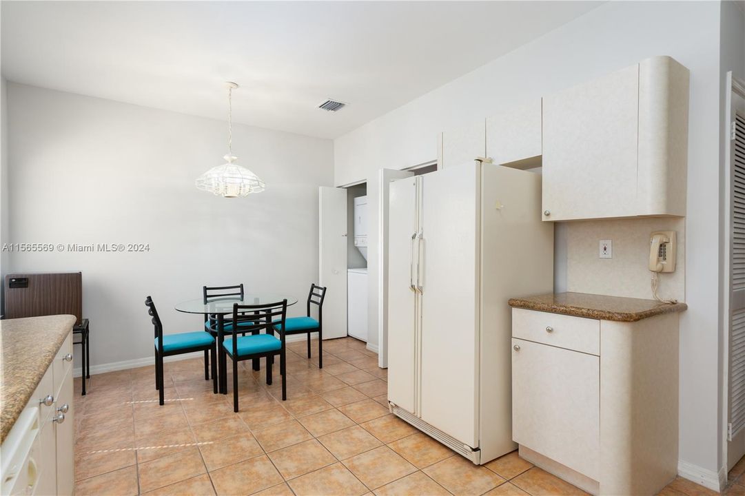 Active With Contract: $1,300,000 (3 beds, 2 baths, 2352 Square Feet)