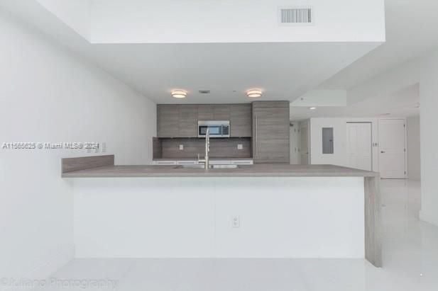 For Sale: $1,400,000 (2 beds, 3 baths, 1732 Square Feet)
