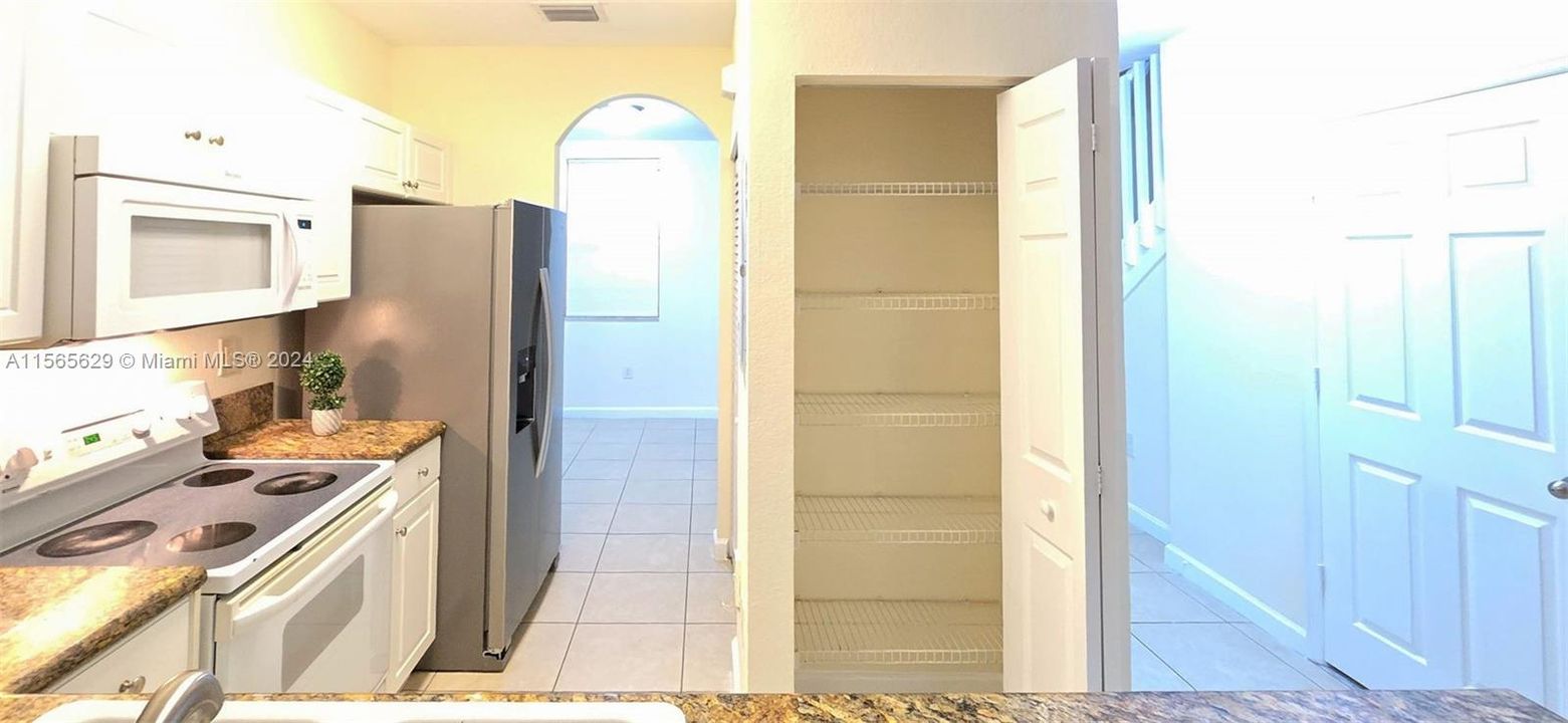 Vendido Recientemente: $299,000 (3 camas, 2 baños, 1169 Pies cuadrados)