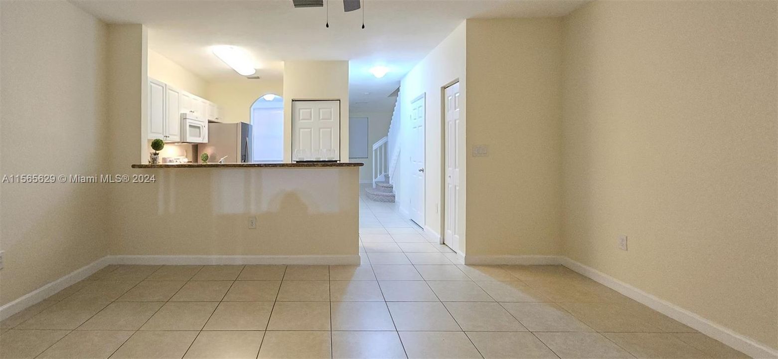 Vendido Recientemente: $299,000 (3 camas, 2 baños, 1169 Pies cuadrados)