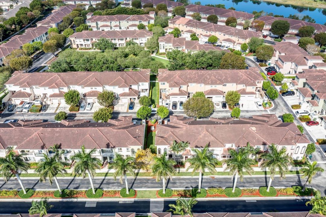 Недавно продано: $363,500 (3 спален, 2 ванн, 1670 Квадратных фут)