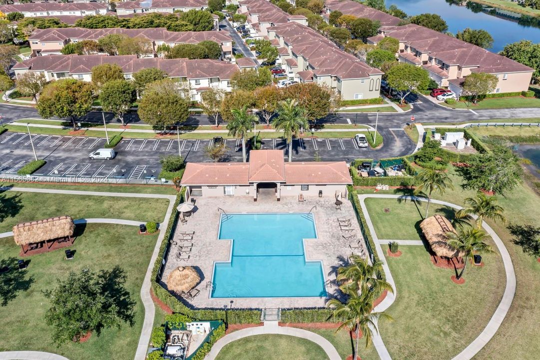 Недавно продано: $363,500 (3 спален, 2 ванн, 1670 Квадратных фут)