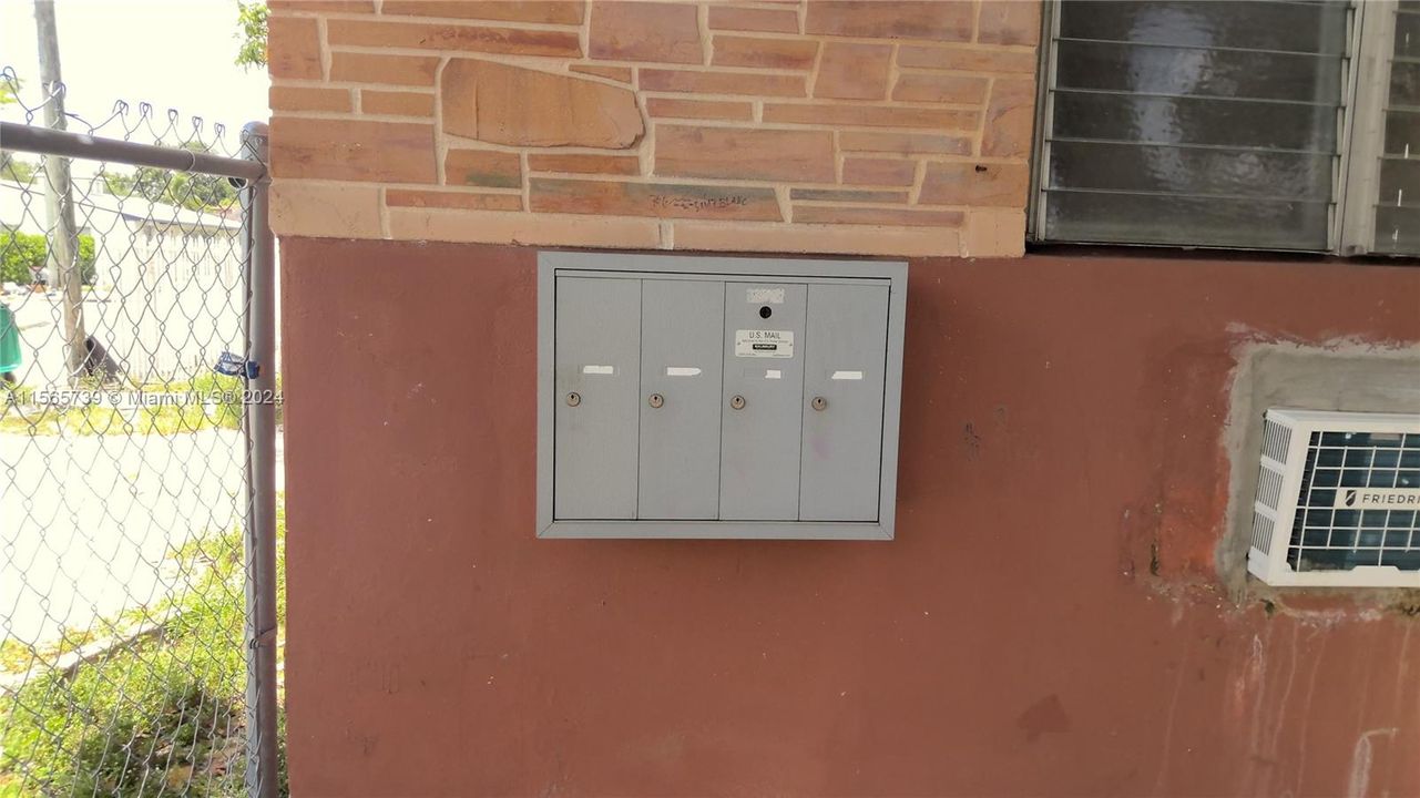 MAILBOXES