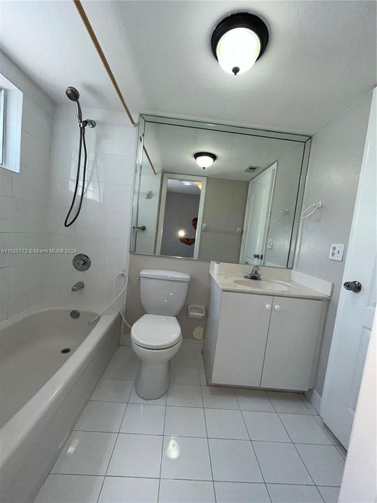 Недавно арендовано: $2,600 (2 спален, 2 ванн, 1029 Квадратных фут)
