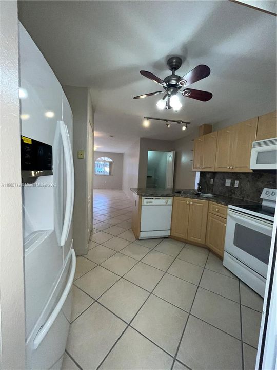 Recently Rented: $2,600 (2 beds, 2 baths, 1029 Square Feet)