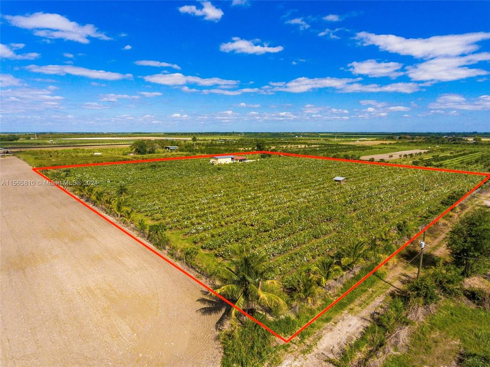 For Sale: $1,300,000 (10.00 acres)