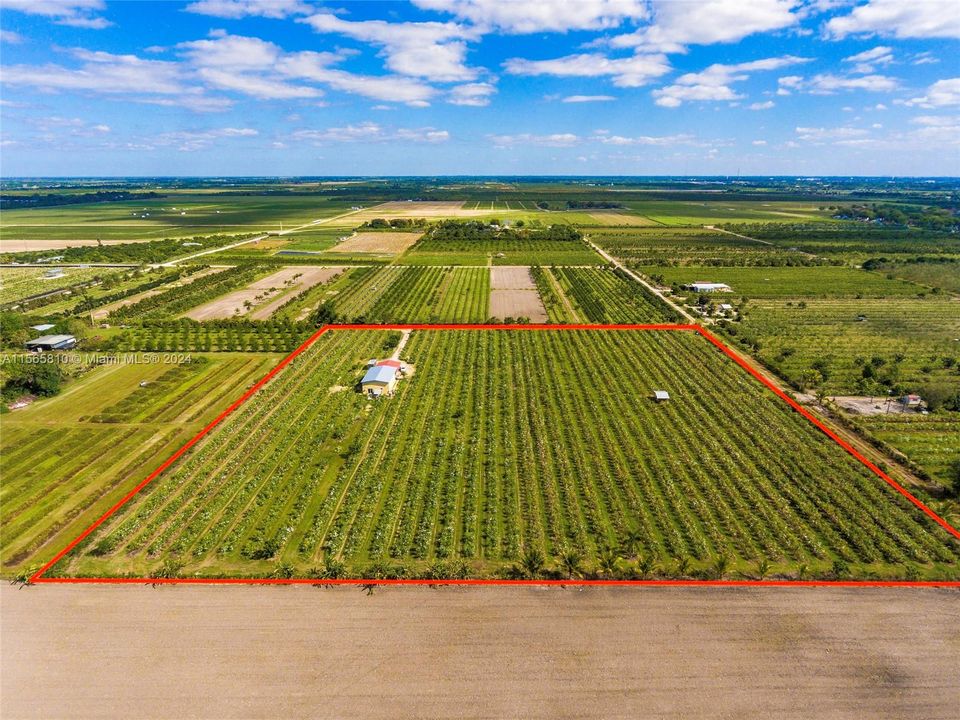 For Sale: $1,300,000 (10.00 acres)