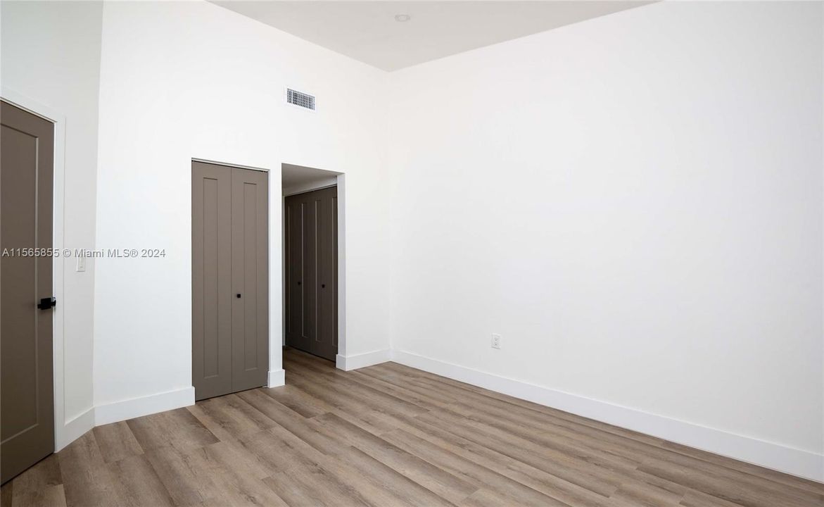 Active With Contract: $675,000 (3 beds, 2 baths, 1809 Square Feet)
