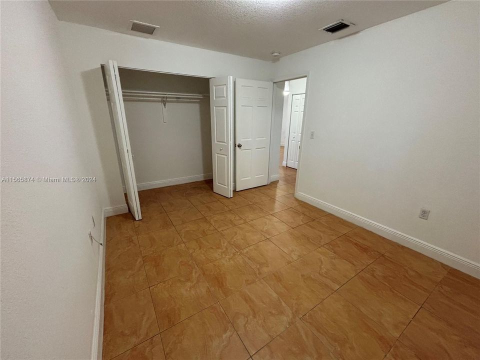 Recently Rented: $3,300 (3 beds, 2 baths, 1500 Square Feet)