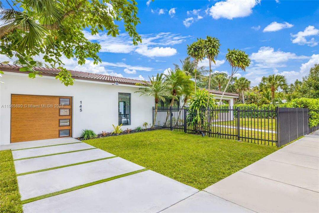 For Sale: $1,475,000 (3 beds, 3 baths, 1820 Square Feet)