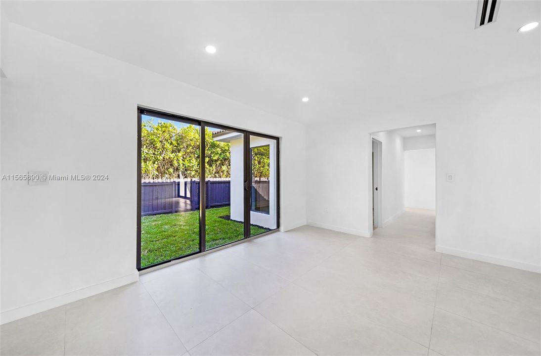Active With Contract: $1,475,000 (3 beds, 3 baths, 1820 Square Feet)