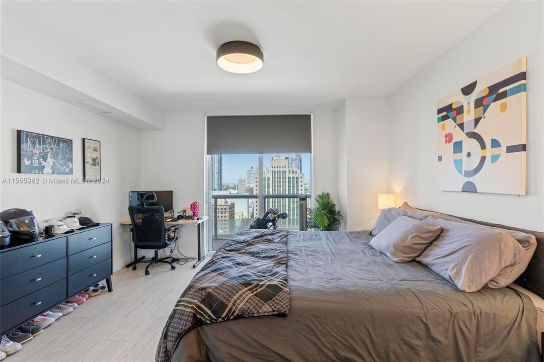 For Sale: $739,000 (2 beds, 2 baths, 1256 Square Feet)