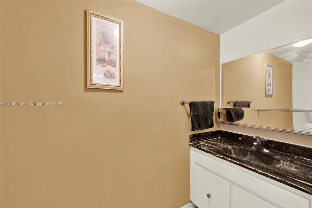 Active With Contract: $224,900 (1 beds, 1 baths, 875 Square Feet)