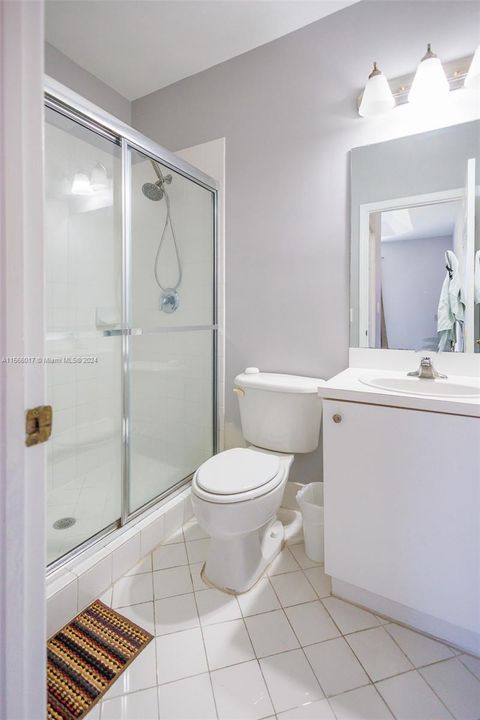 Active With Contract: $269,900 (2 beds, 2 baths, 1069 Square Feet)