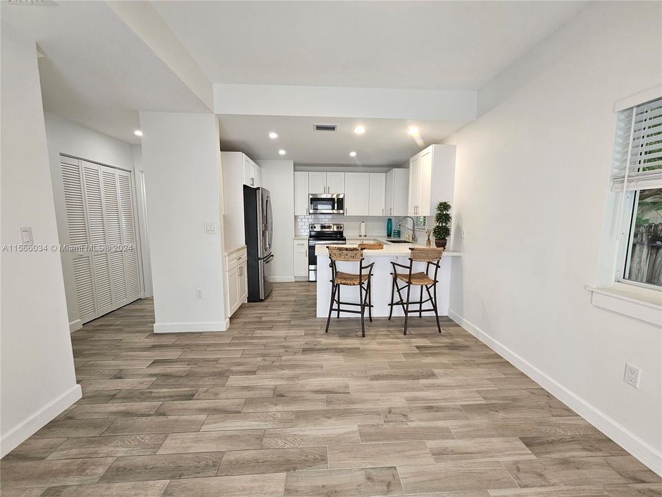 Active With Contract: $675,000 (3 beds, 2 baths, 1422 Square Feet)