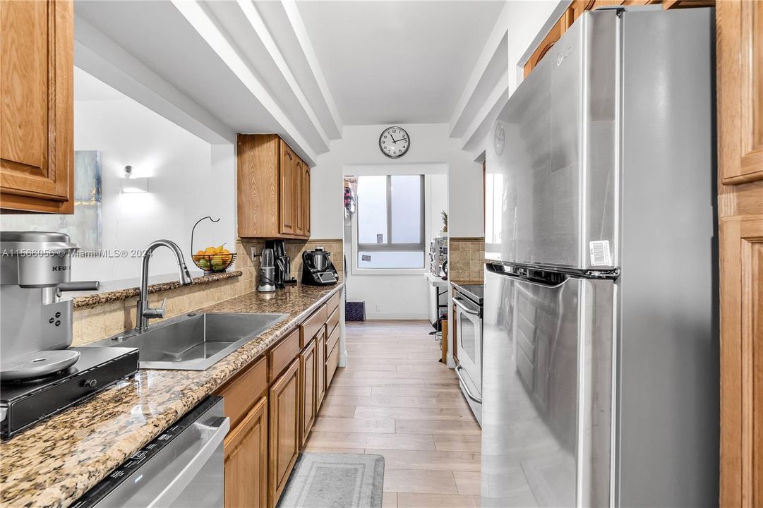Active With Contract: $7,250 (3 beds, 2 baths, 1955 Square Feet)
