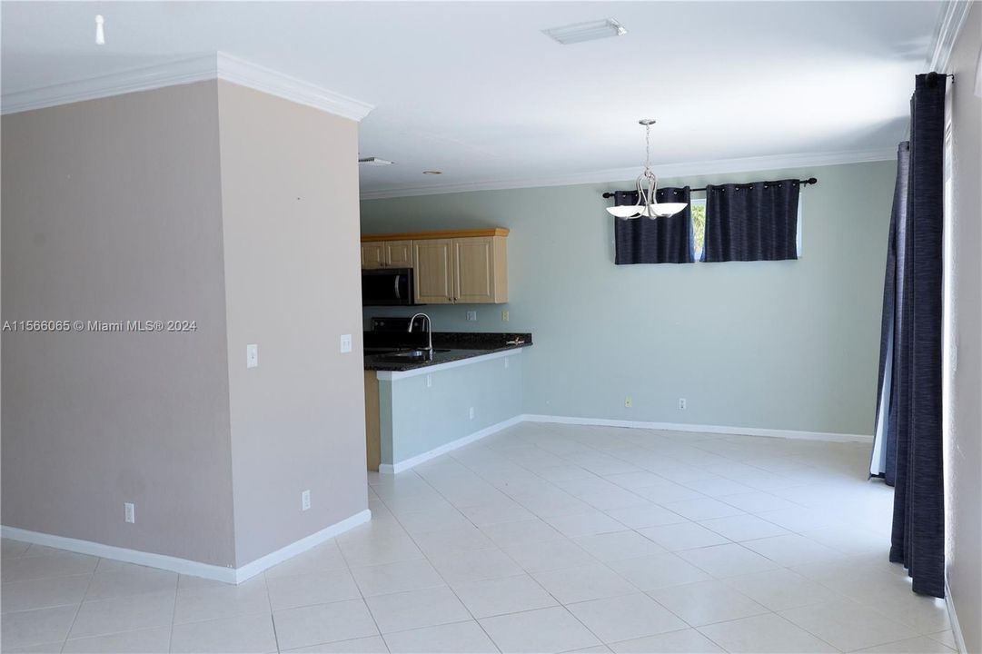 For Rent: $4,800 (4 beds, 2 baths, 2036 Square Feet)