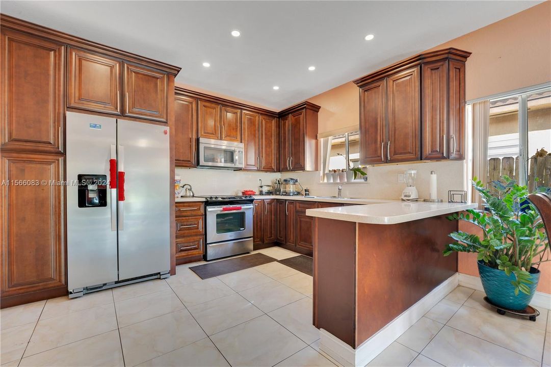 Recently Sold: $575,000 (3 beds, 2 baths, 1502 Square Feet)