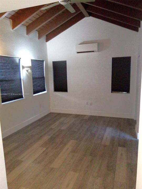 Recientemente alquilado: $6,900 (3 camas, 3 baños, 1769 Pies cuadrados)